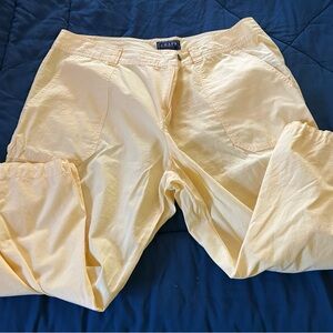 Chaps Denim capris pants made of 100% cotton.